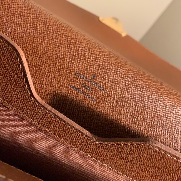 LOUIS VUITTON MONOGRAM BRIEFCASE - Picture 5 of 8